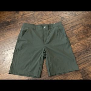 Mens columbia shorts 34"